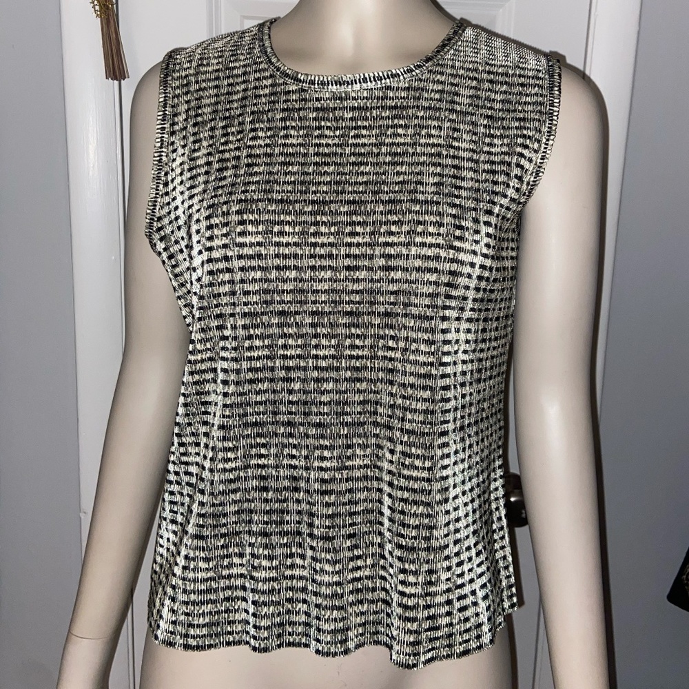 Slinky Graphic Tank Top